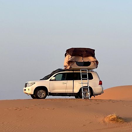 Crescent Desert Private Camp Shāhiq Buitenkant foto