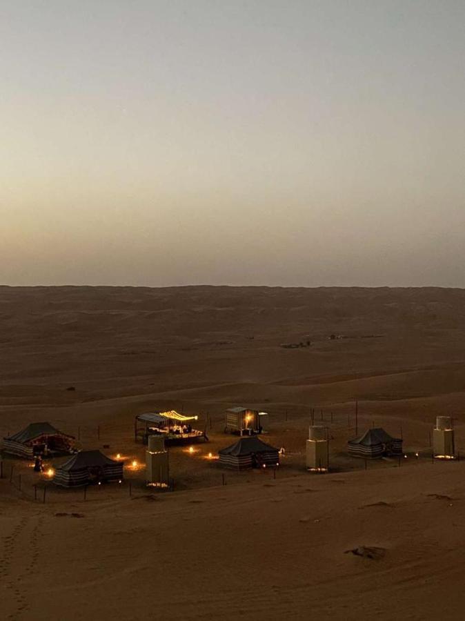 Crescent Desert Private Camp Shāhiq Buitenkant foto