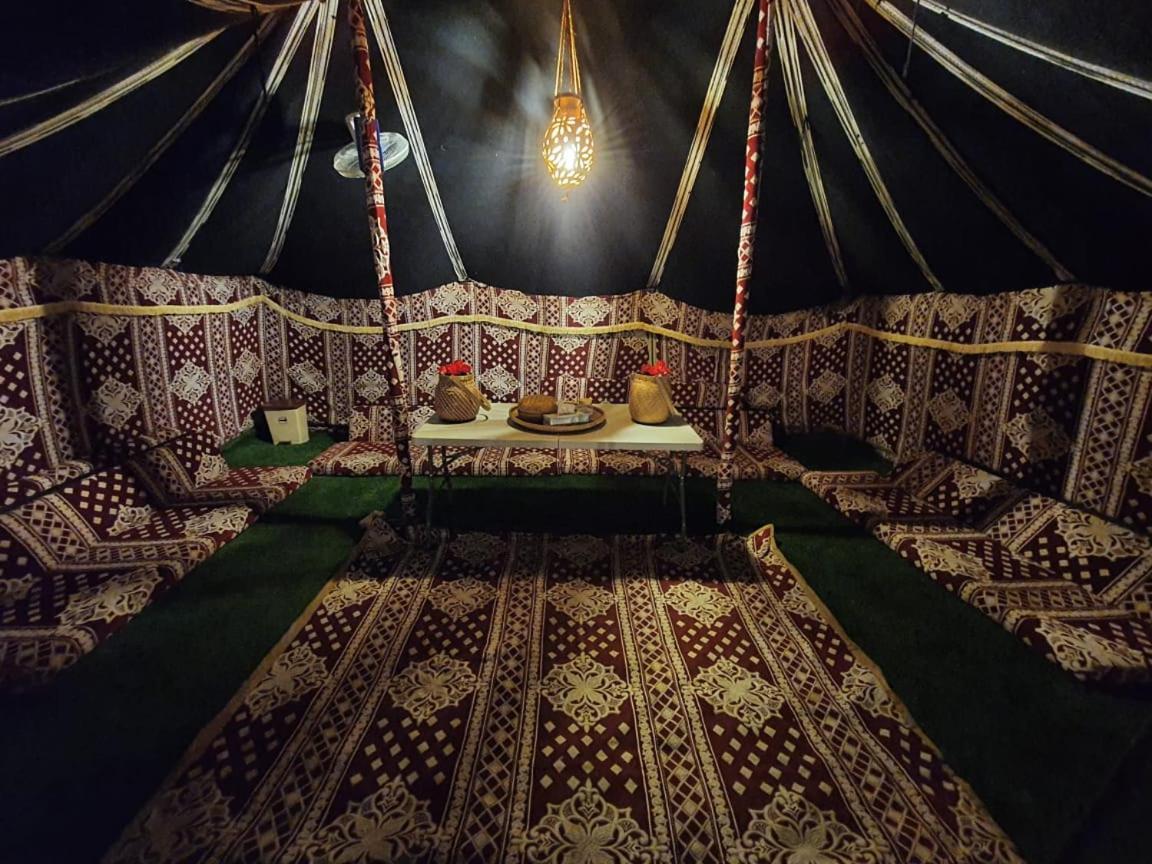 Crescent Desert Private Camp Shāhiq Buitenkant foto