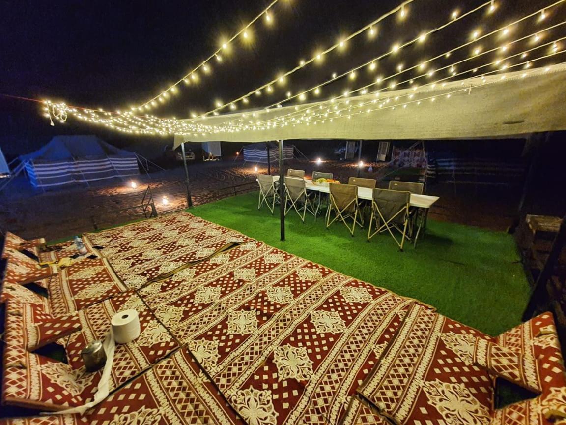 Crescent Desert Private Camp Shāhiq Buitenkant foto