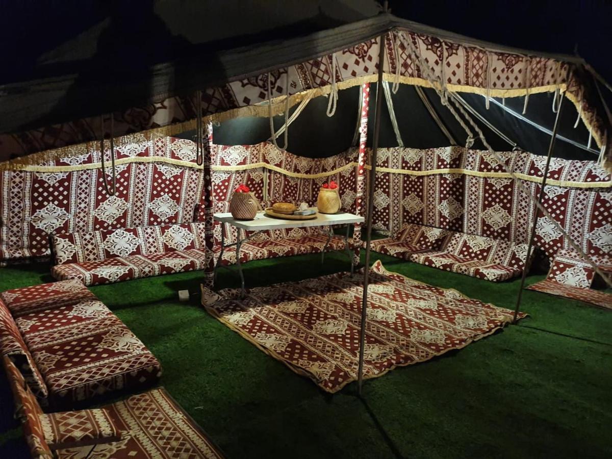 Crescent Desert Private Camp Shāhiq Buitenkant foto