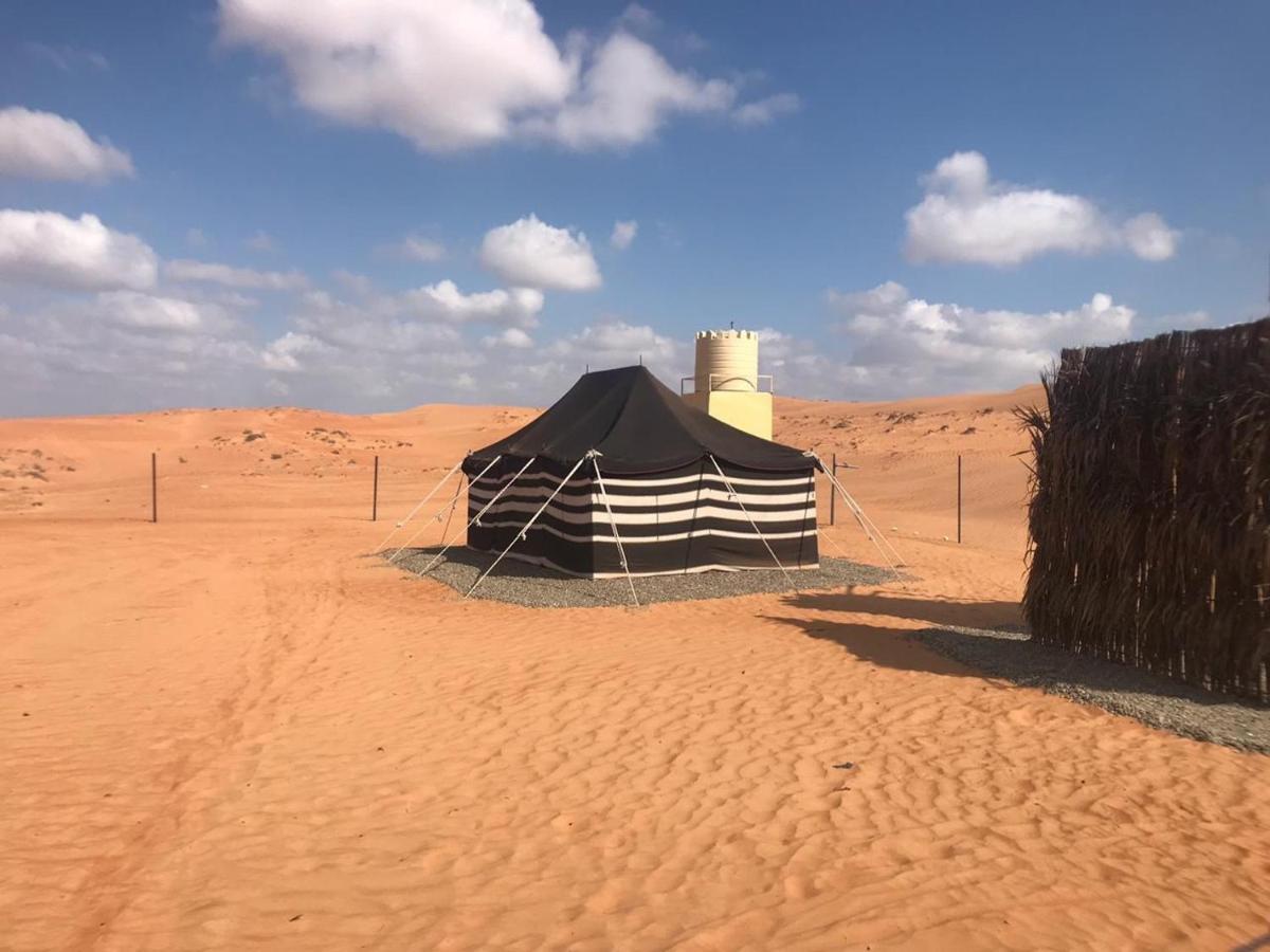 Crescent Desert Private Camp Shāhiq Buitenkant foto