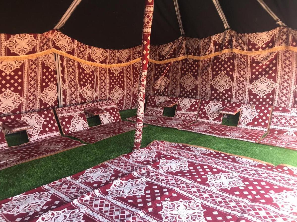 Crescent Desert Private Camp Shāhiq Buitenkant foto