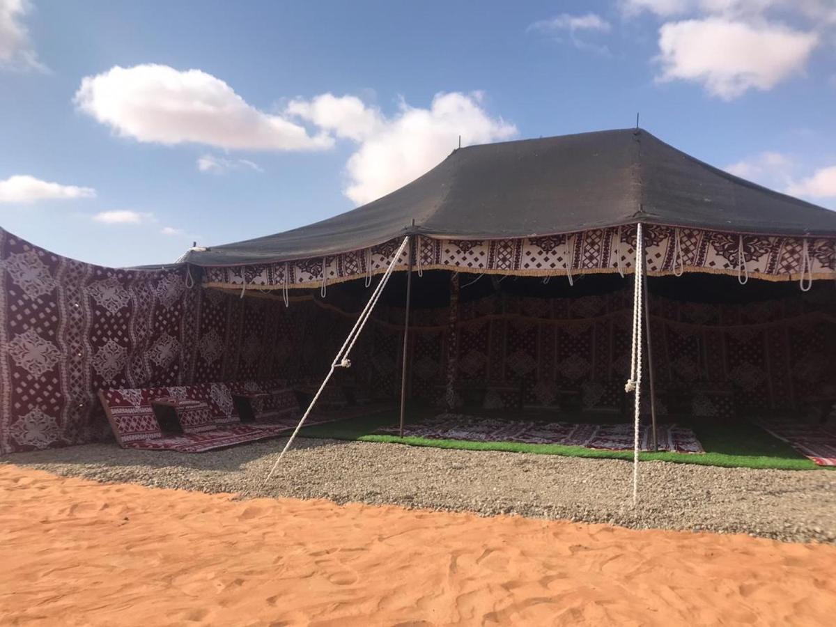 Crescent Desert Private Camp Shāhiq Buitenkant foto
