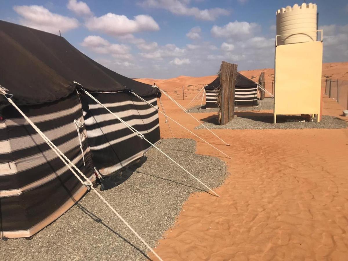 Crescent Desert Private Camp Shāhiq Buitenkant foto