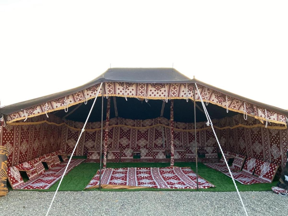 Crescent Desert Private Camp Shāhiq Buitenkant foto