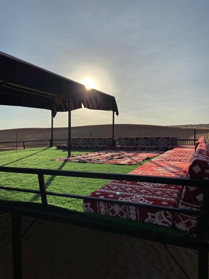 Crescent Desert Private Camp Shāhiq Buitenkant foto
